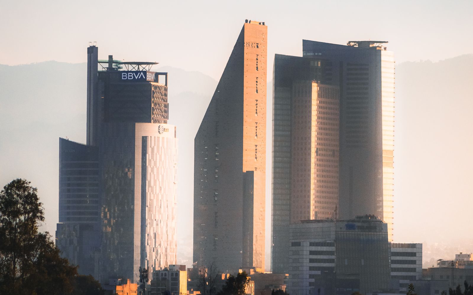 Skyline van Mexico-Stad als bestemming voor FedEx-zendingen naar Mexico