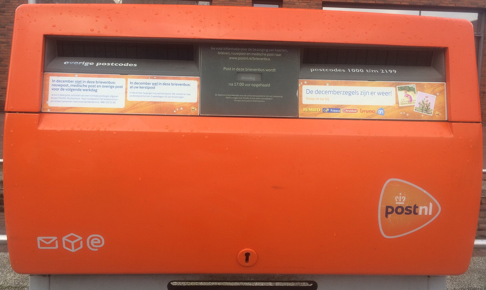 PostNL-brievenbus tijdens de feestdagen