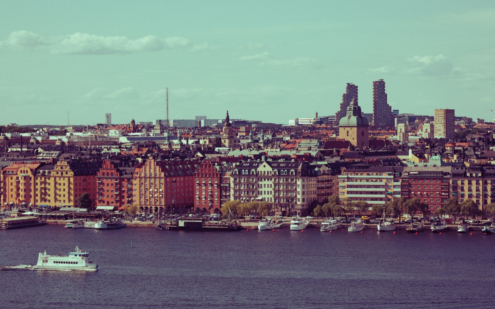 Skyline van Stockholm als bestemming voor FedEx-zendingen naar Zweden