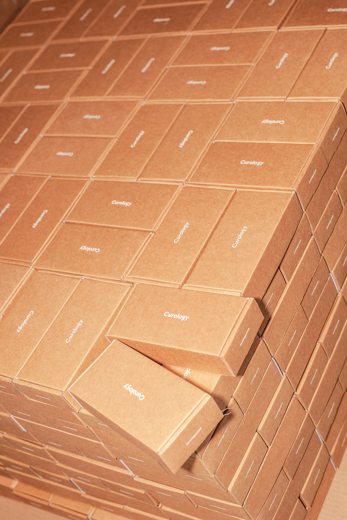 Veel gelabelde verzenddozen klaar voor verzending